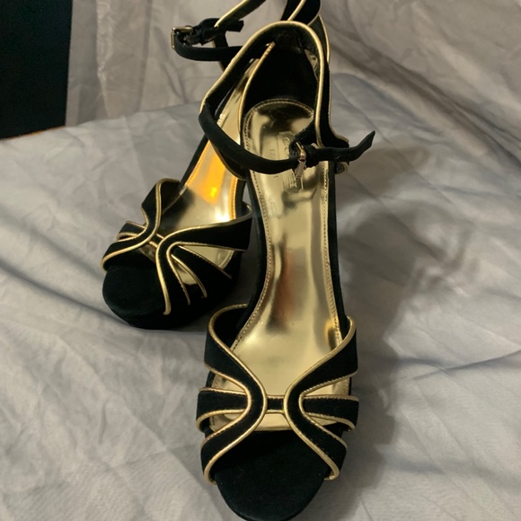 7.5 Coach Velvet Black and Gold Stiletto Heels - Picture 6 of 10